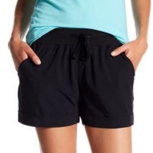 Z by Zella Take A Hike Shorts